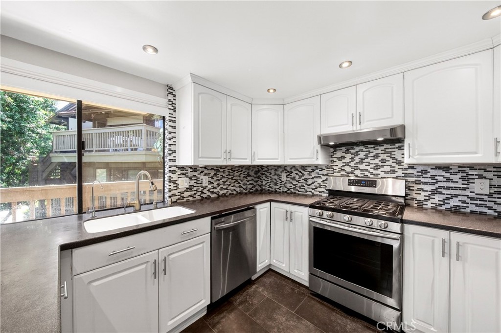 9 Madrona