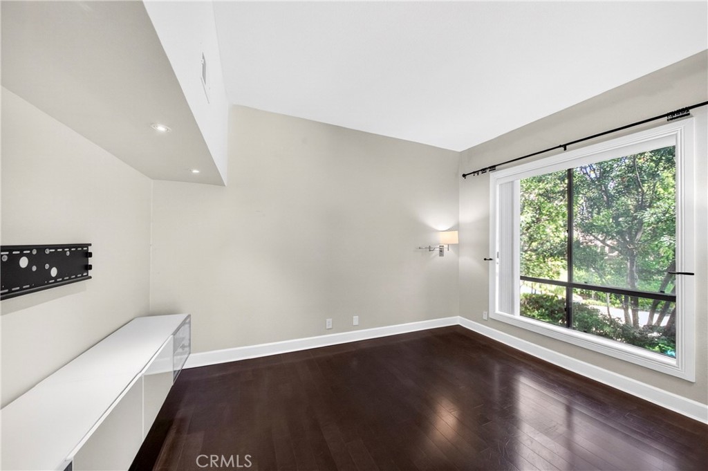 9 Madrona