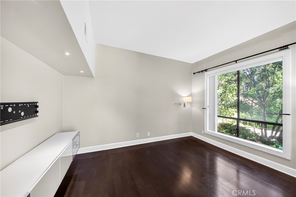 9 Madrona