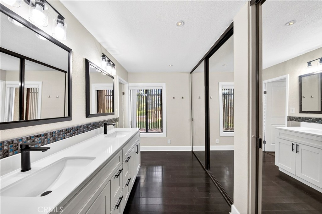 9 Madrona