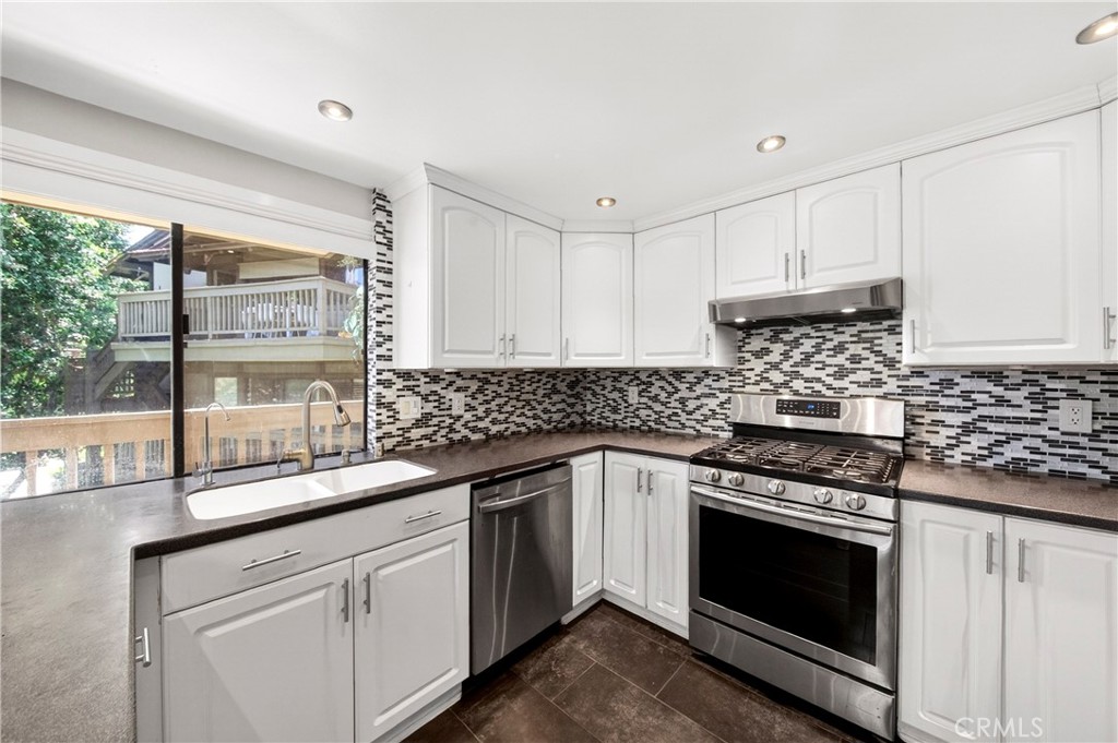9 Madrona