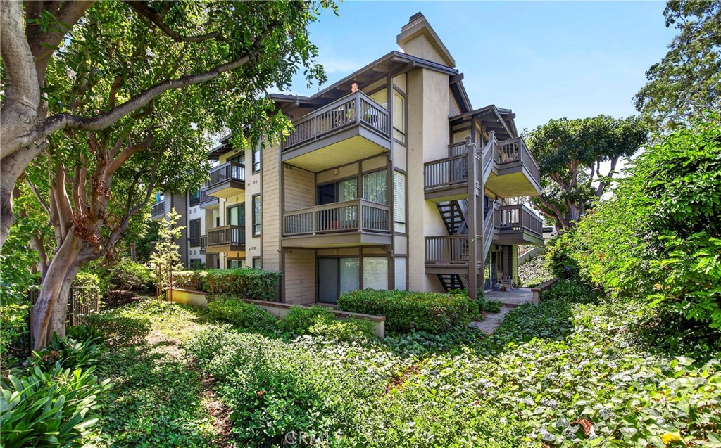 9 Madrona