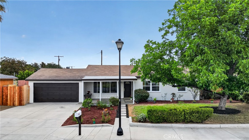 5651 Babb