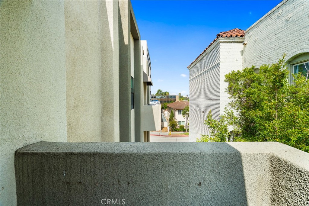 230 S Jackson