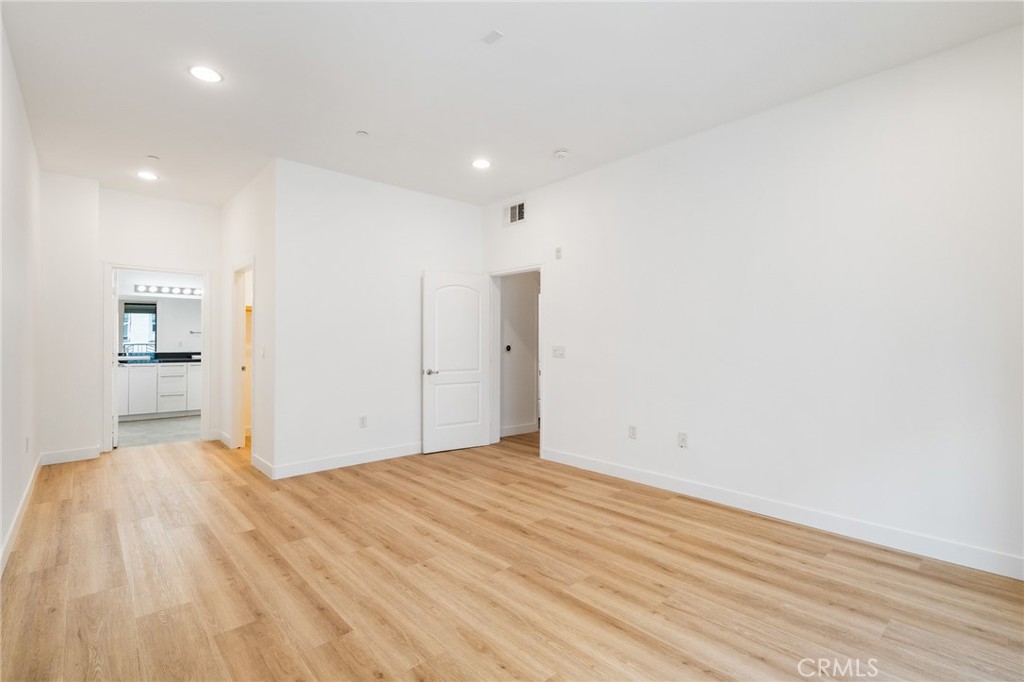 230 S Jackson