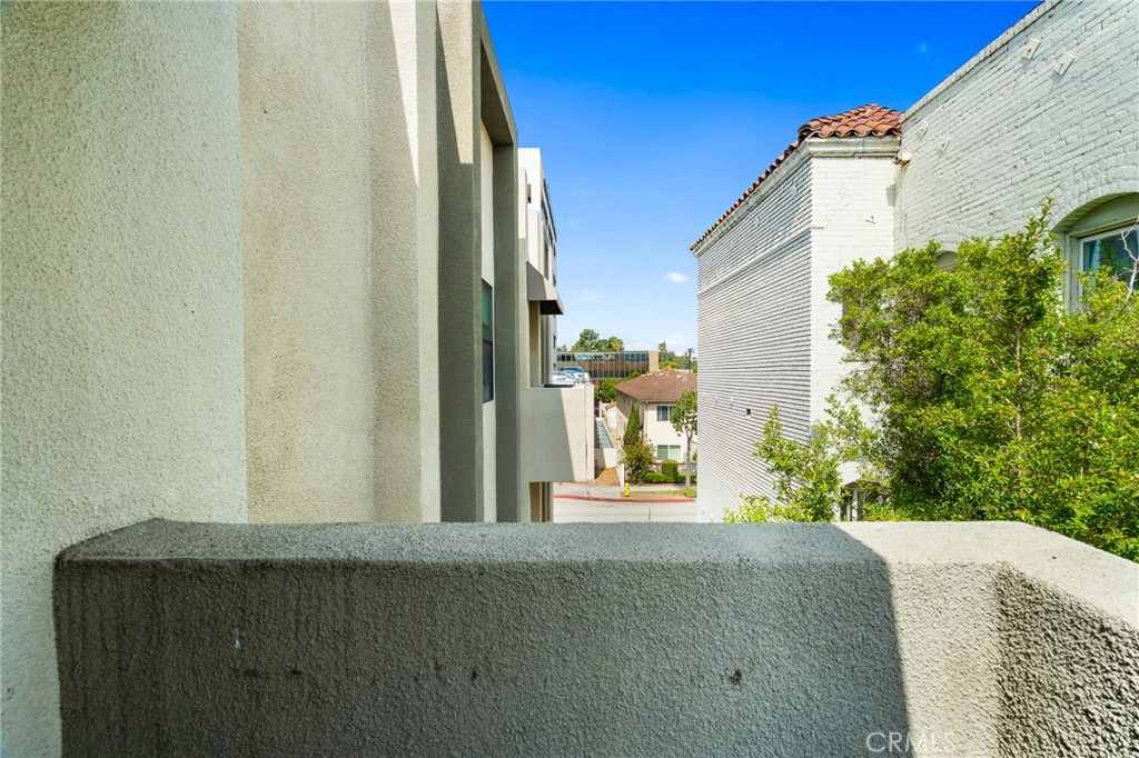 230 S Jackson