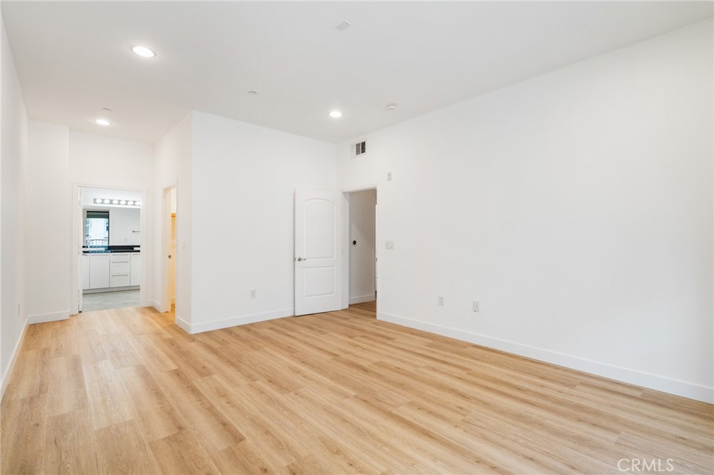 230 S Jackson