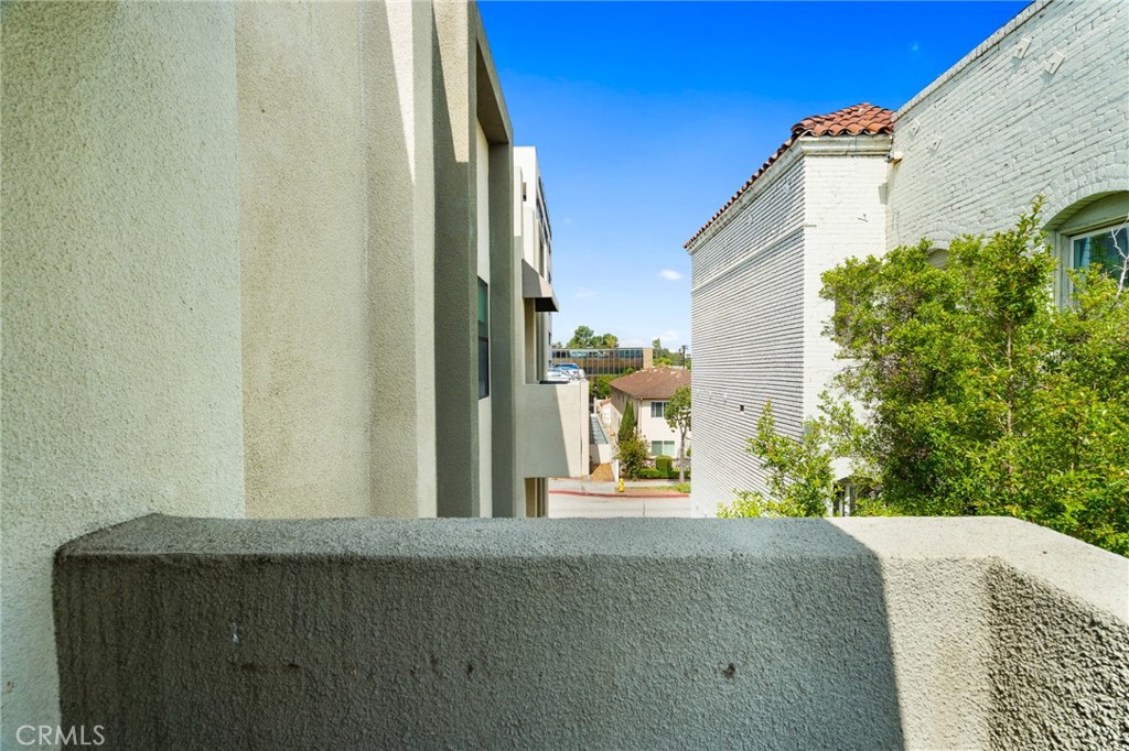 230 S Jackson