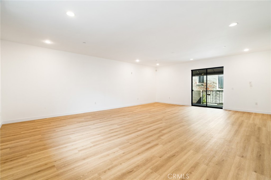 230 S Jackson