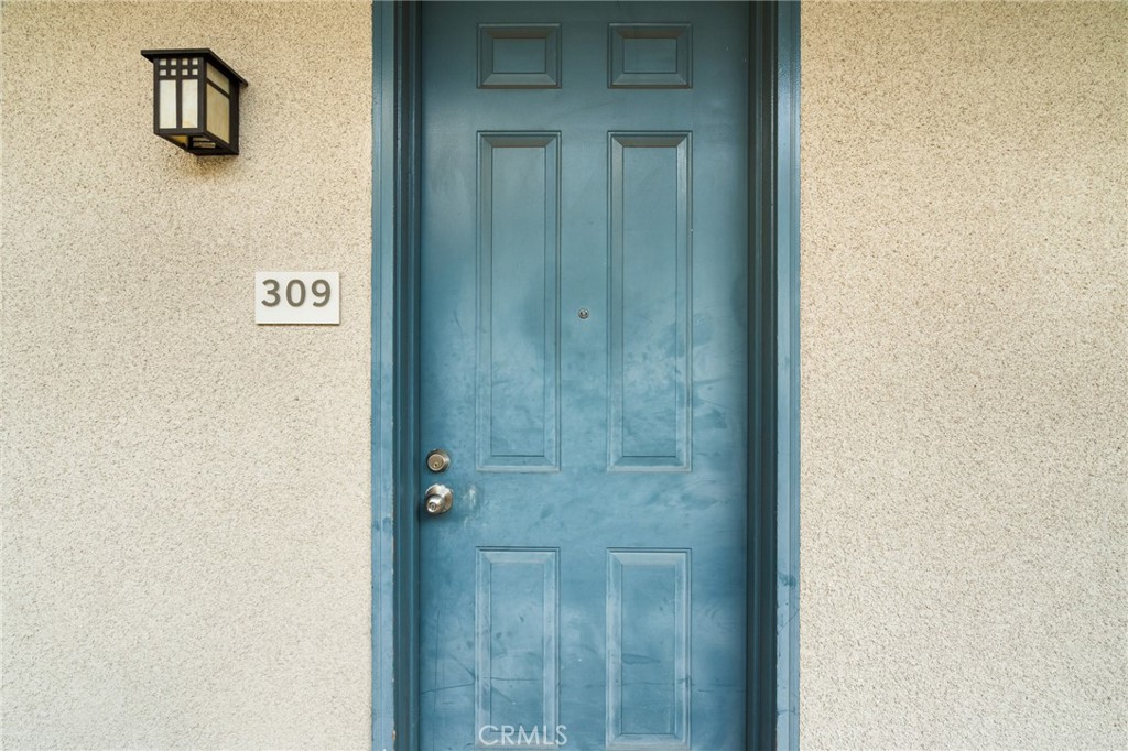 230 S Jackson