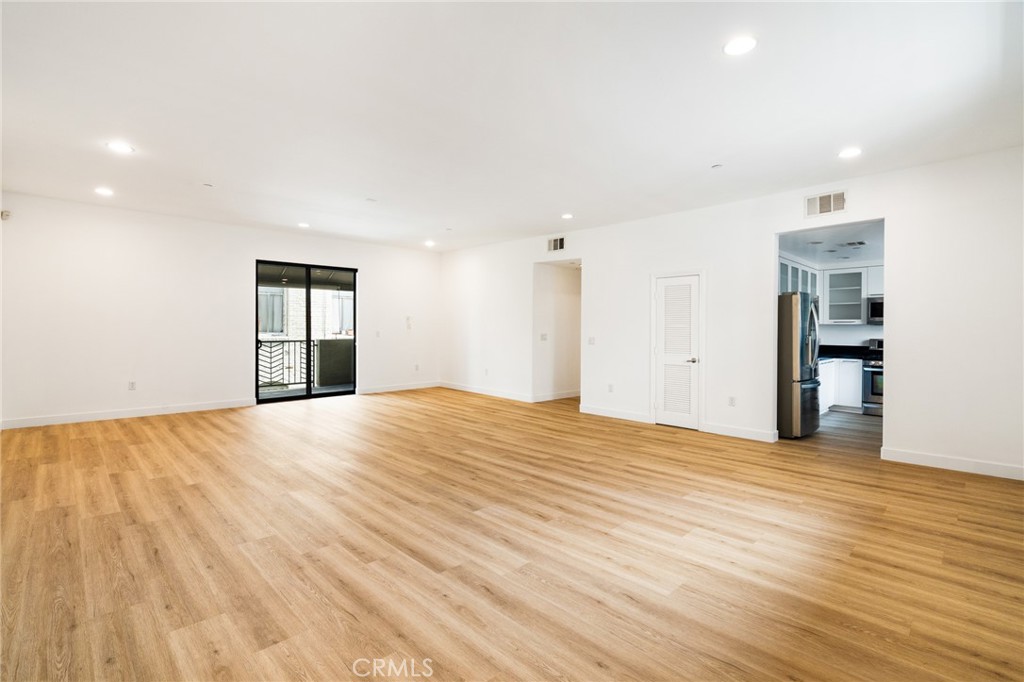 230 S Jackson
