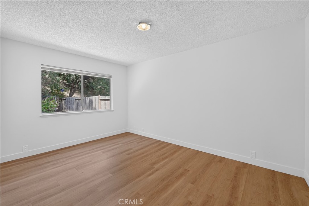 1808 E Woodgate