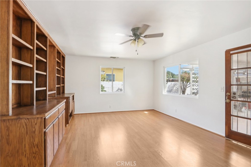 512 E. Cienega Ave