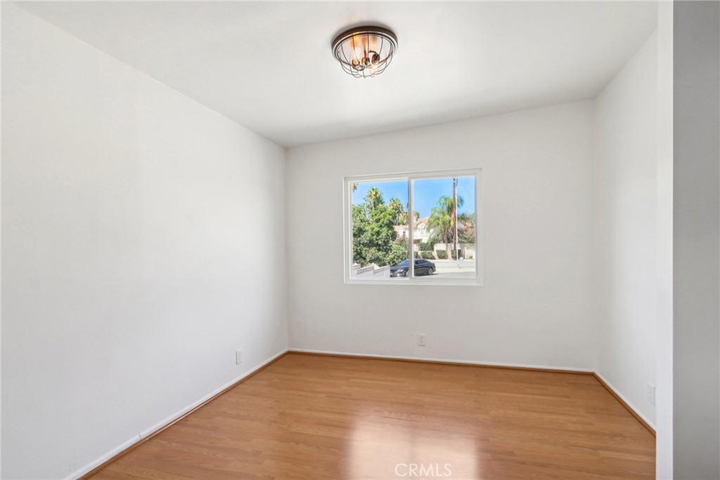 512 E. Cienega Ave