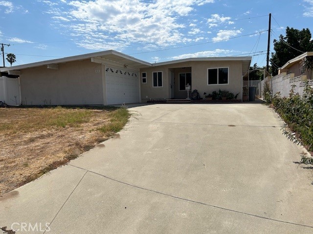 512 E. Cienega Ave