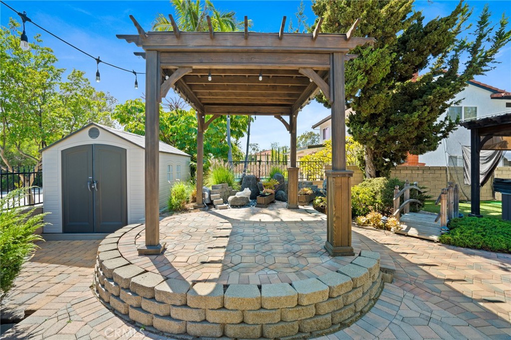 2528 Larkwood Drive