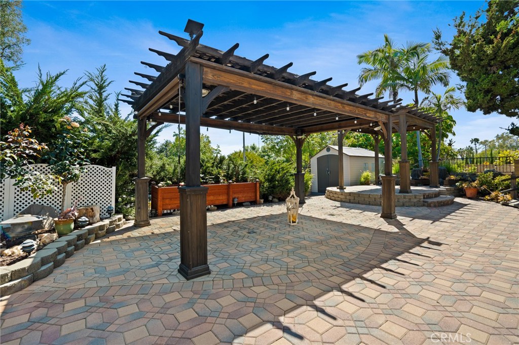 2528 Larkwood Drive