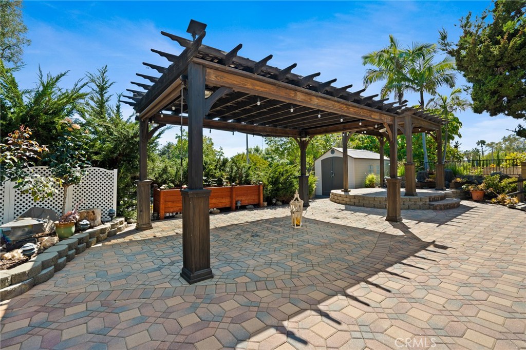 2528 Larkwood Drive