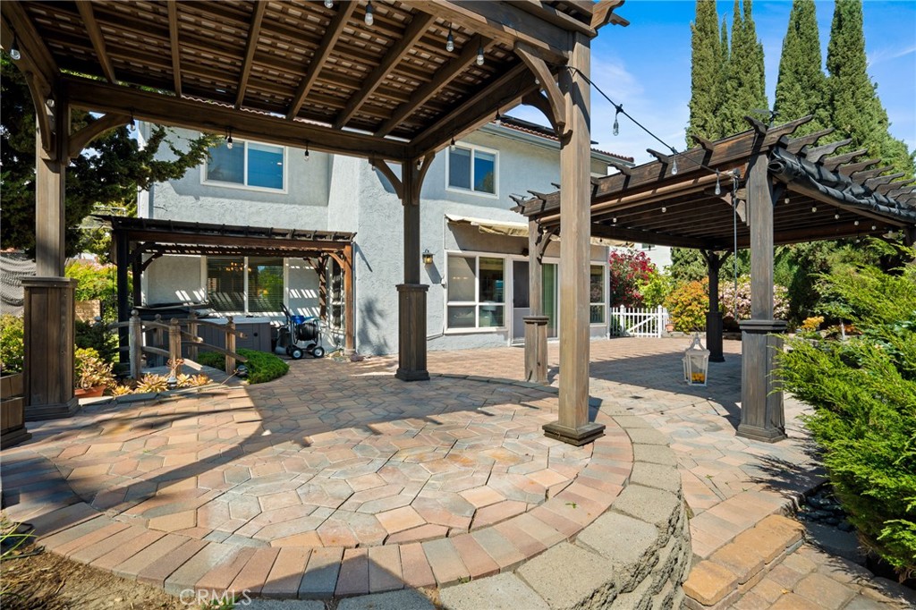 2528 Larkwood Drive