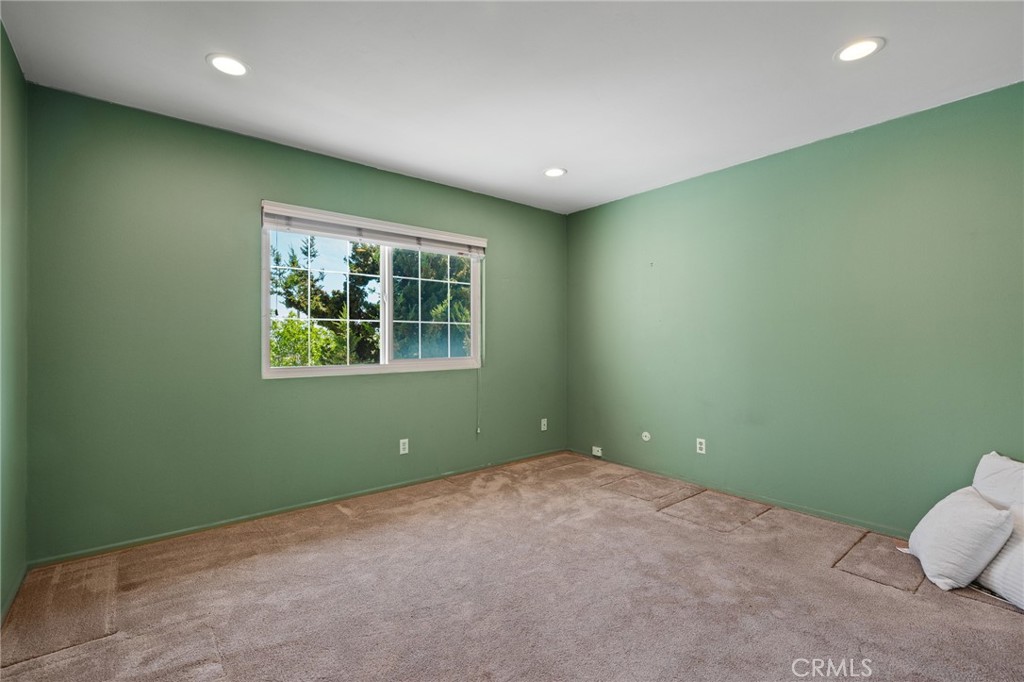 2528 Larkwood Drive