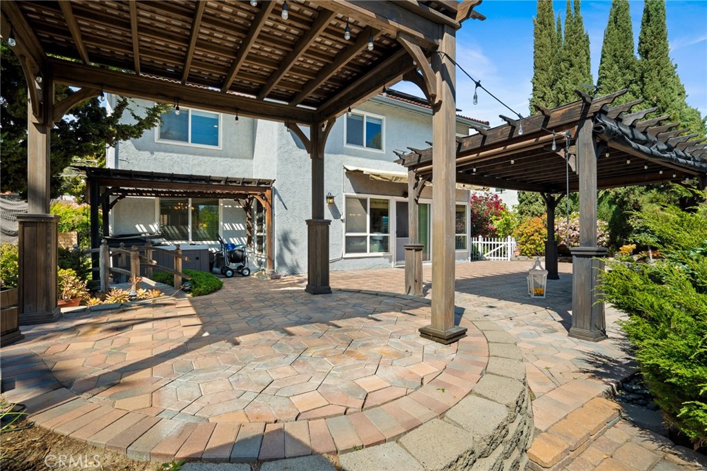 2528 Larkwood Drive