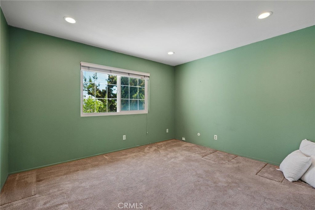 2528 Larkwood Drive