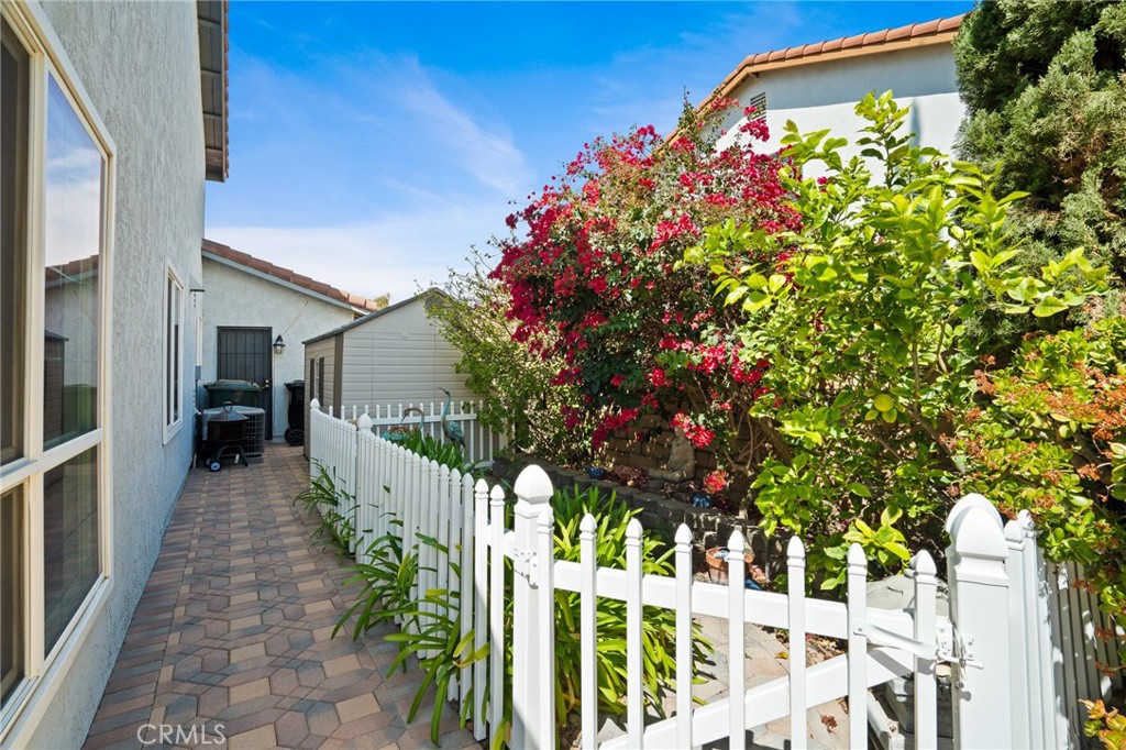 2528 Larkwood Drive