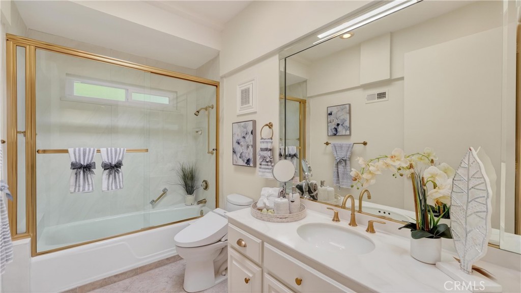 5596 Vista Del Mando S A