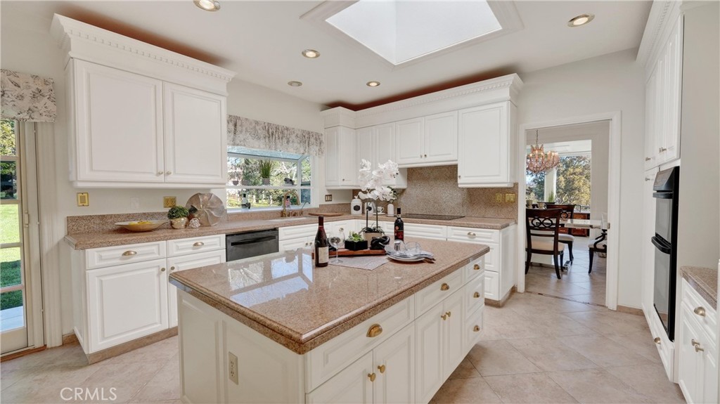 5596 Vista Del Mando S A