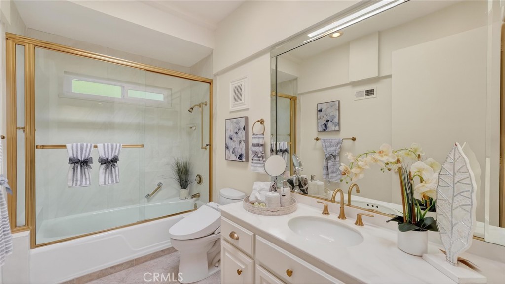 5596 Vista Del Mando S A