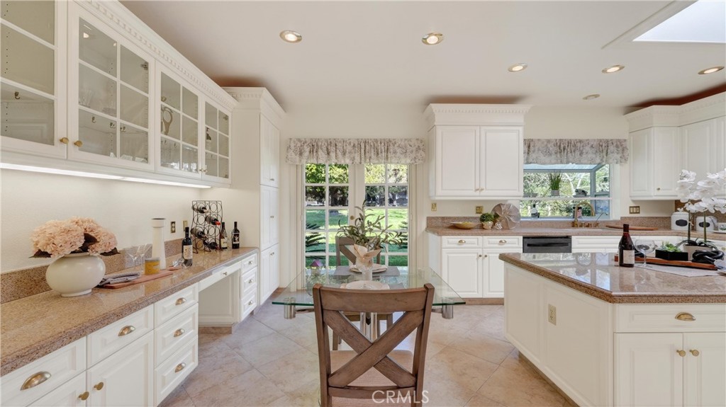 5596 Vista Del Mando S A