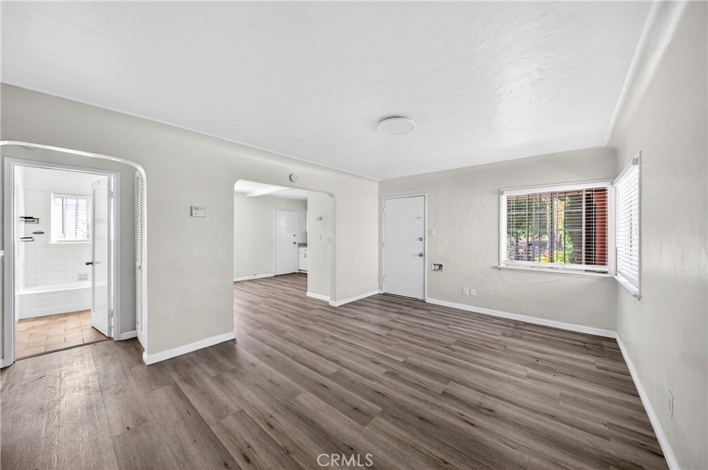 2901 E 65th