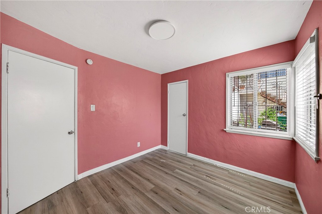 2901 E 65th