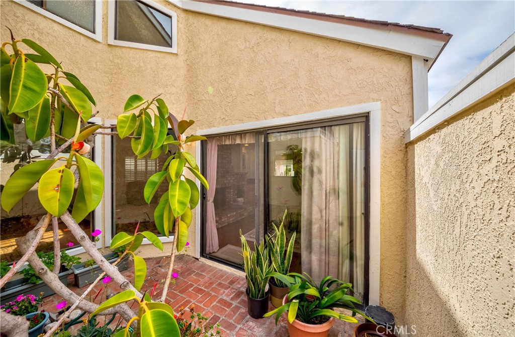 16640 Carriage Circle