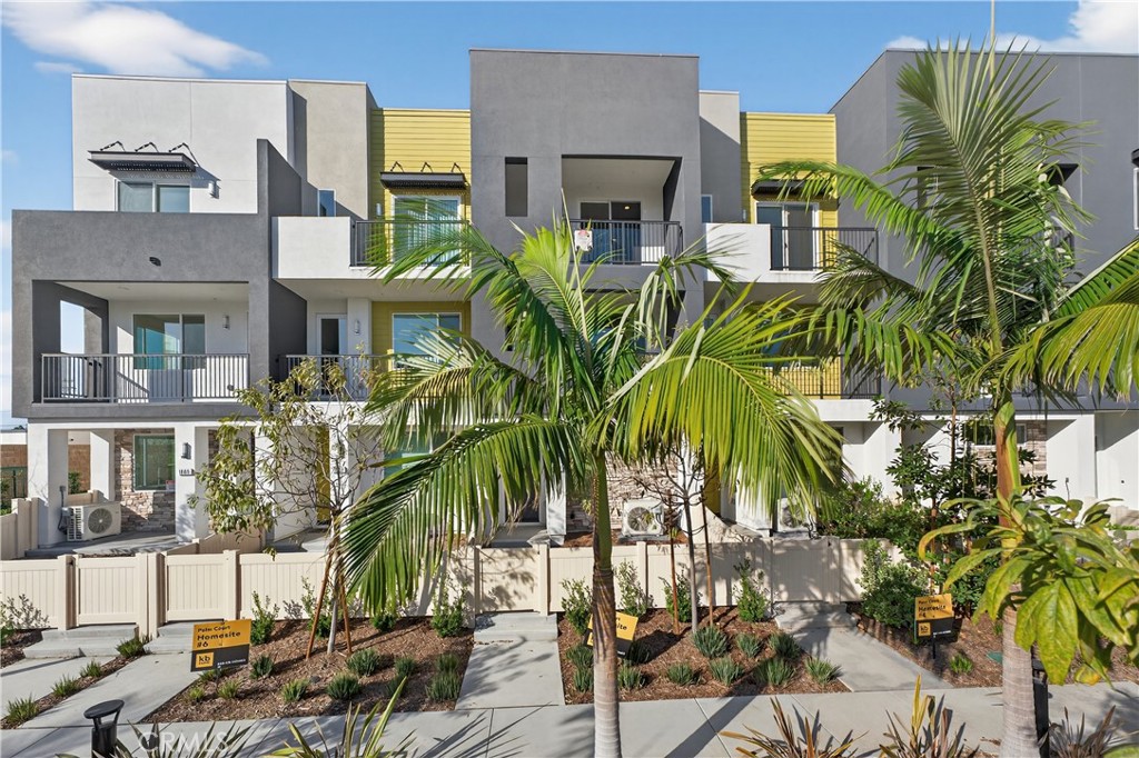 1093 N Harbor Boulevard