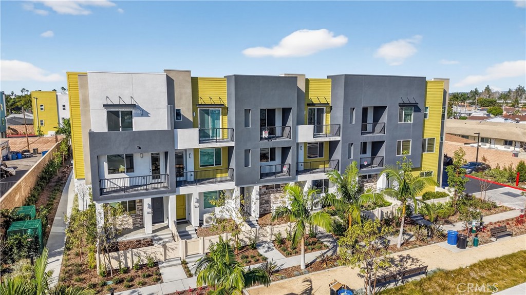 1093 N Harbor Boulevard