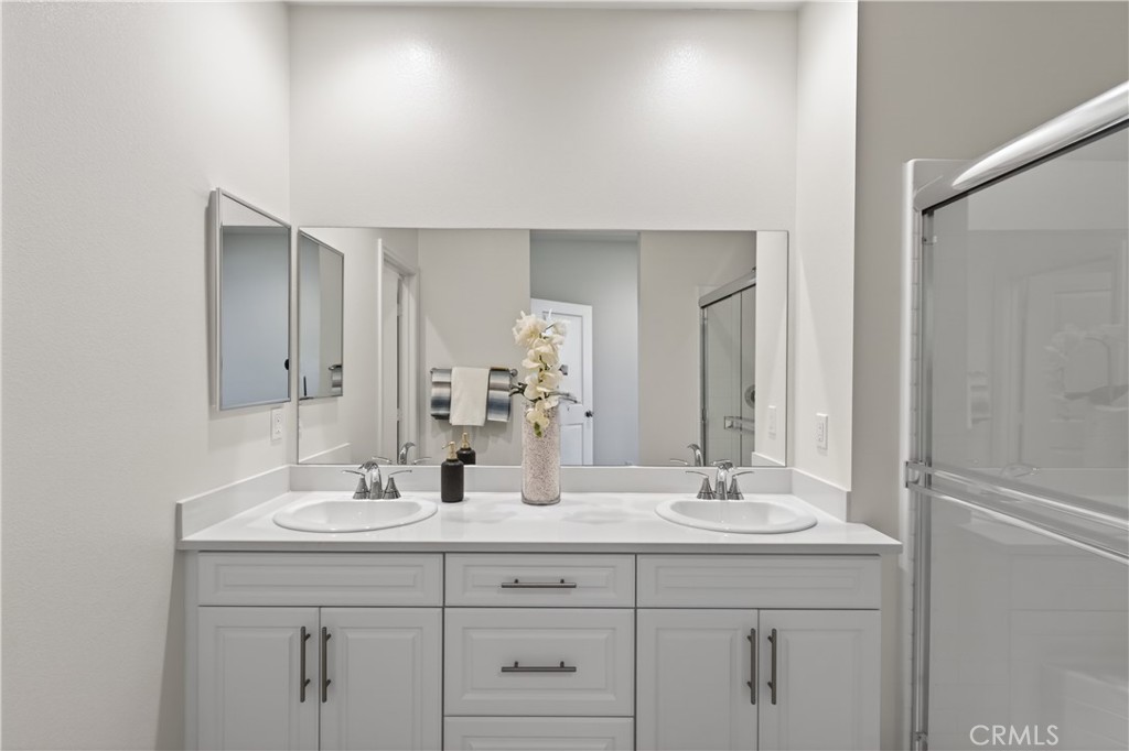 1093 N Harbor Boulevard