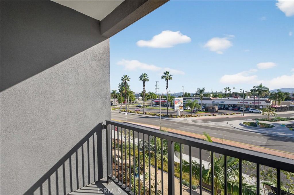 1093 N Harbor Boulevard