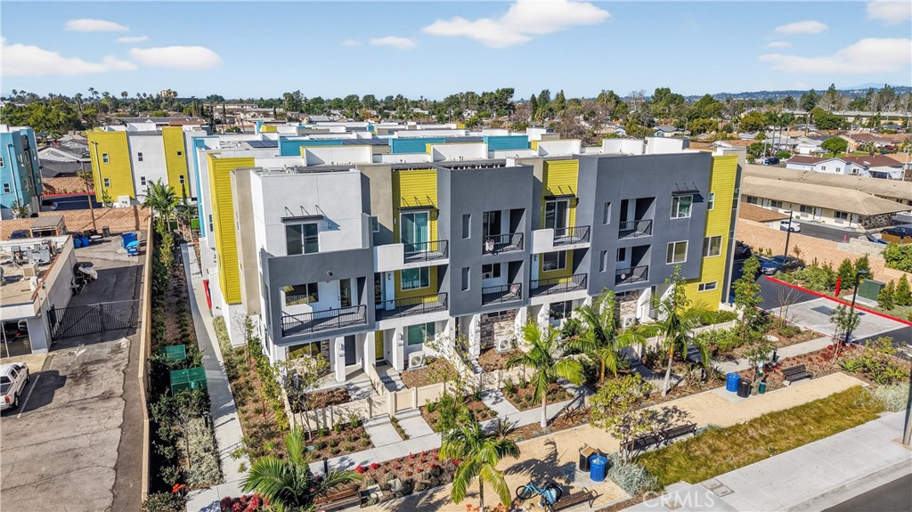 1093 N Harbor Boulevard