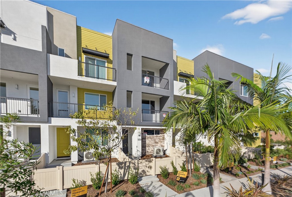 1093 N Harbor Boulevard