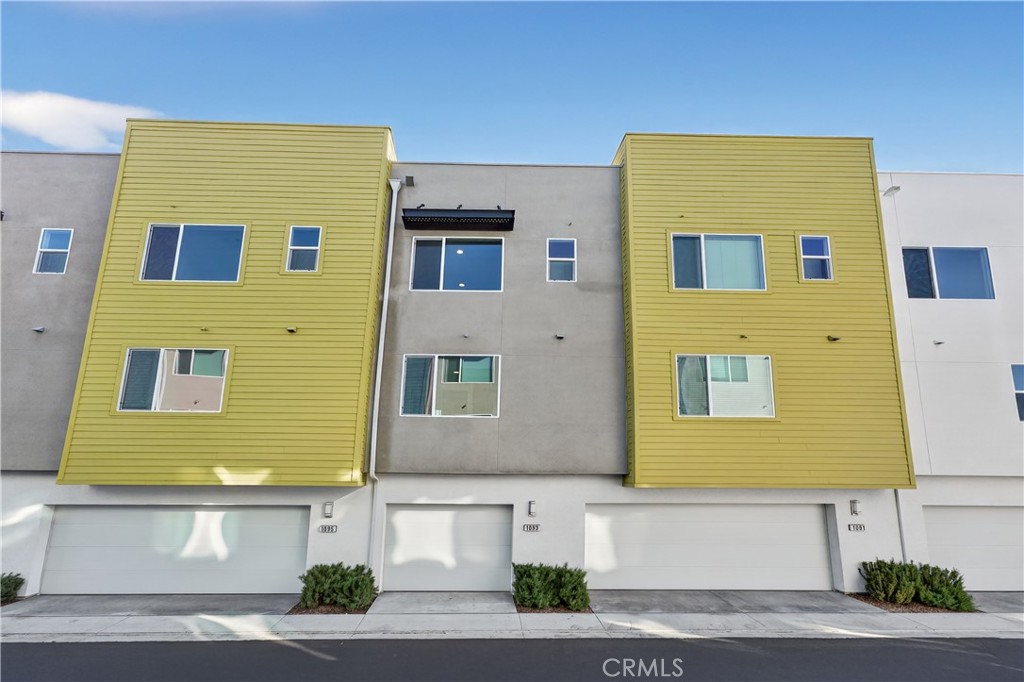 1093 N Harbor Boulevard