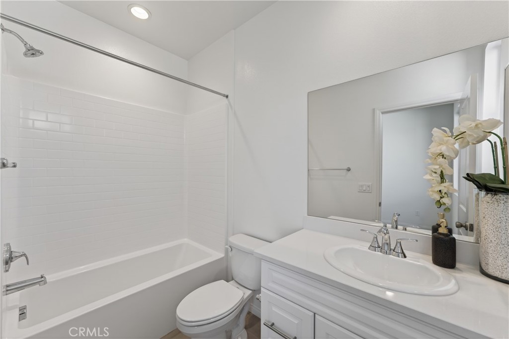 1093 N Harbor Boulevard