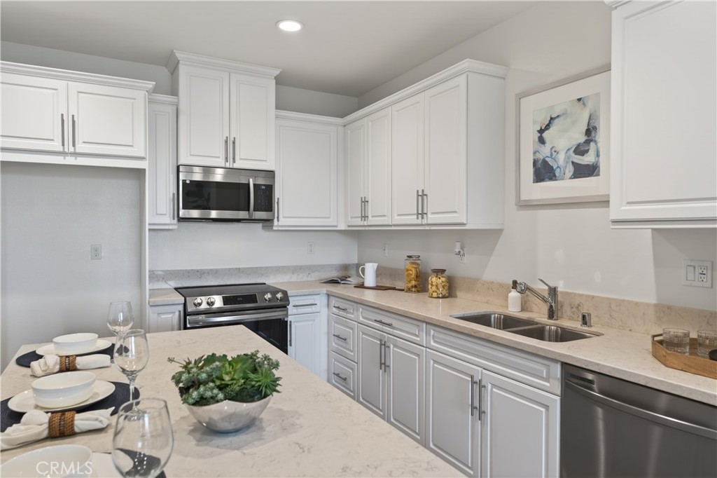 1093 N Harbor Boulevard