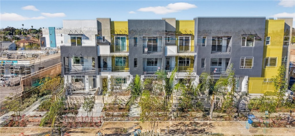 1093 N Harbor Boulevard