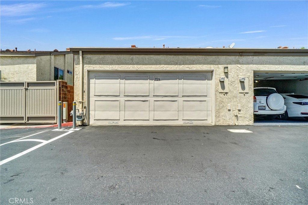 926 W Lamark Lane