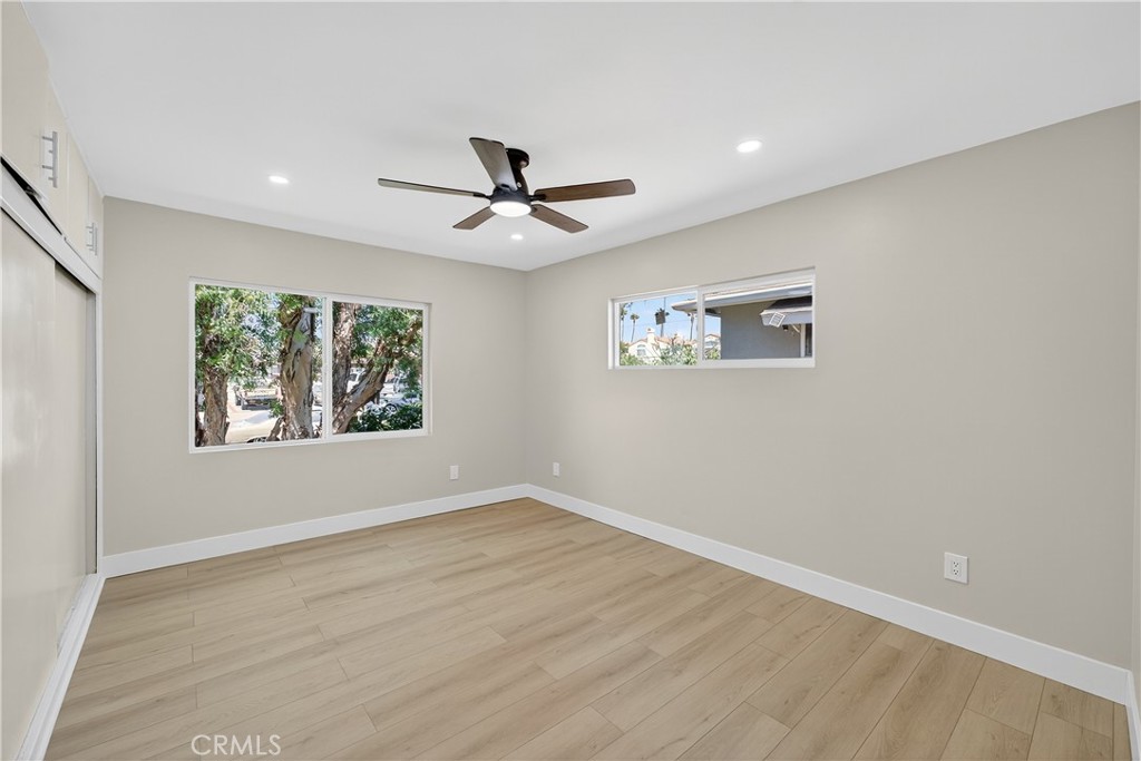 1122 W Glentana Street