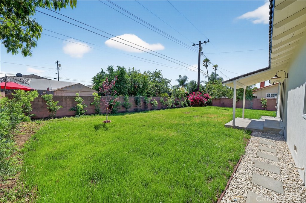 1122 W Glentana Street