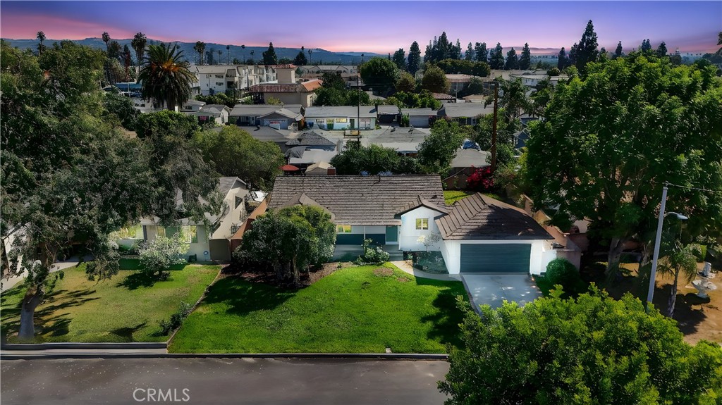 1122 W Glentana Street