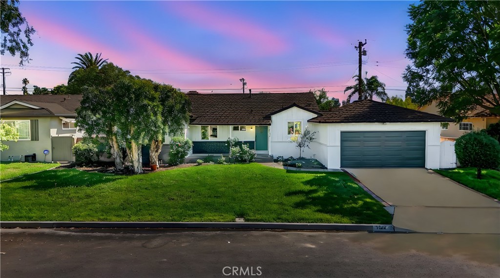 1122 W Glentana Street