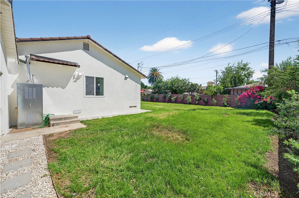 1122 W Glentana Street